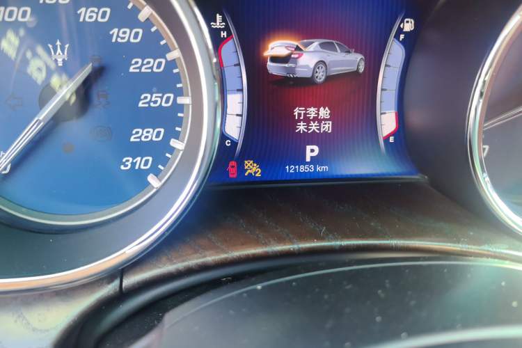 Used Maserati President 2013 3.0T Standard Model Odometer Close Up