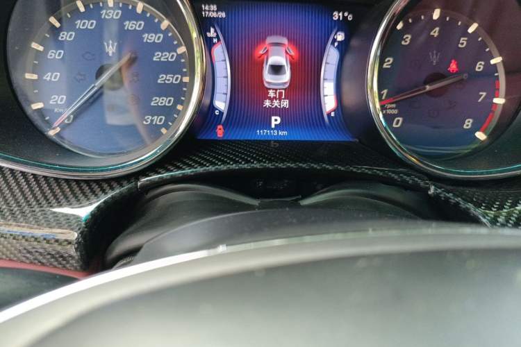 Used Maserati President 2013 3.0T Standard Model Odometer Close Up