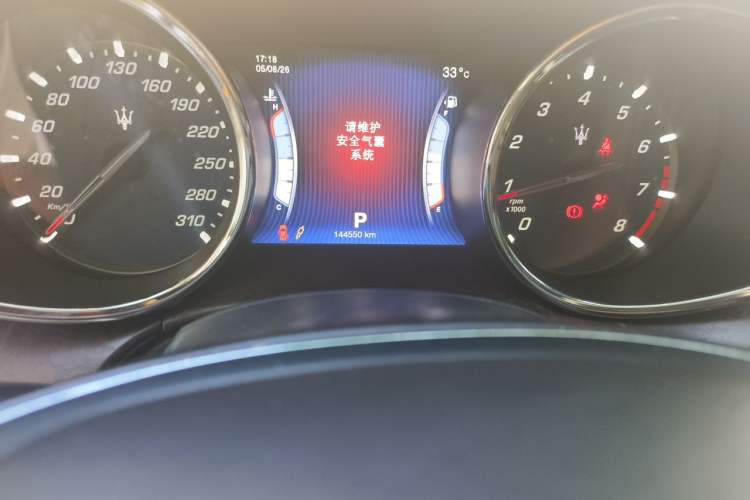 Used Maserati President 2013 3.0T Standard Model Odometer Close Up