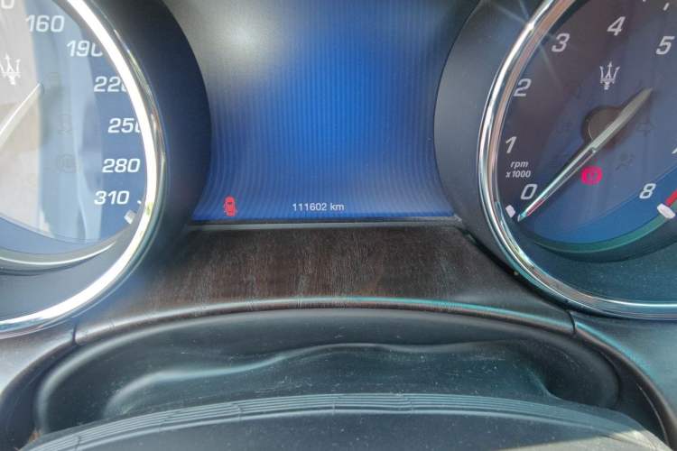 Used Maserati President 2013 3.0T Standard Model Odometer Close Up