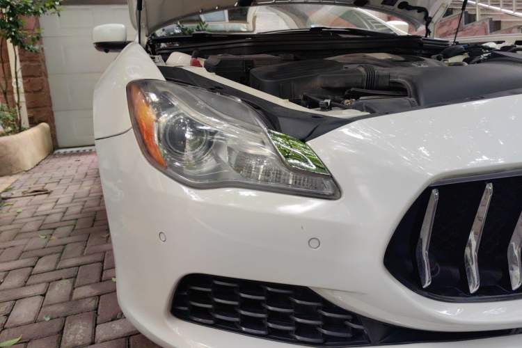 Used Maserati President 2013 3.0T Standard Model Right Front Headlight
