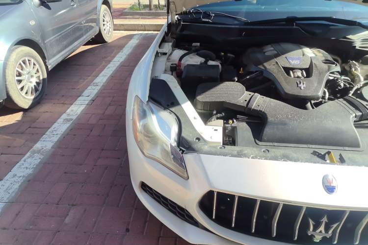 Used Maserati President 2013 3.0T Standard Model Right Front Headlight