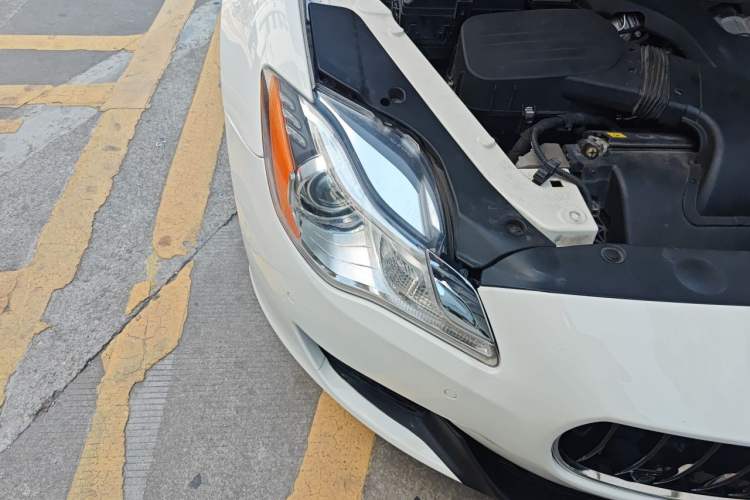 Used Maserati President 2013 3.0T Standard Model Right Front Headlight