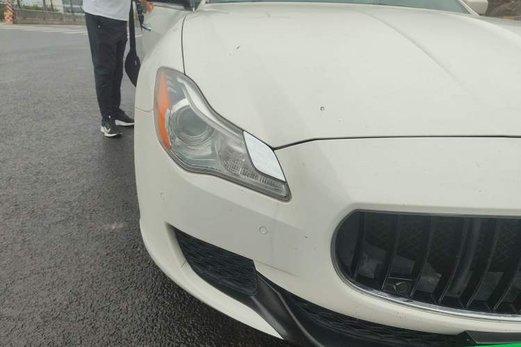 Used Maserati President 2013 3.0T Standard Model Right Front Headlight