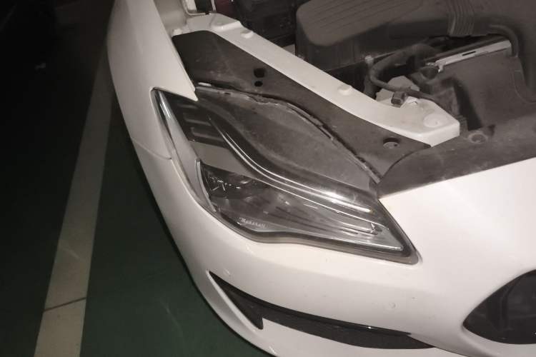 Used Maserati President 2013 3.0T Standard Model Right Front Headlight