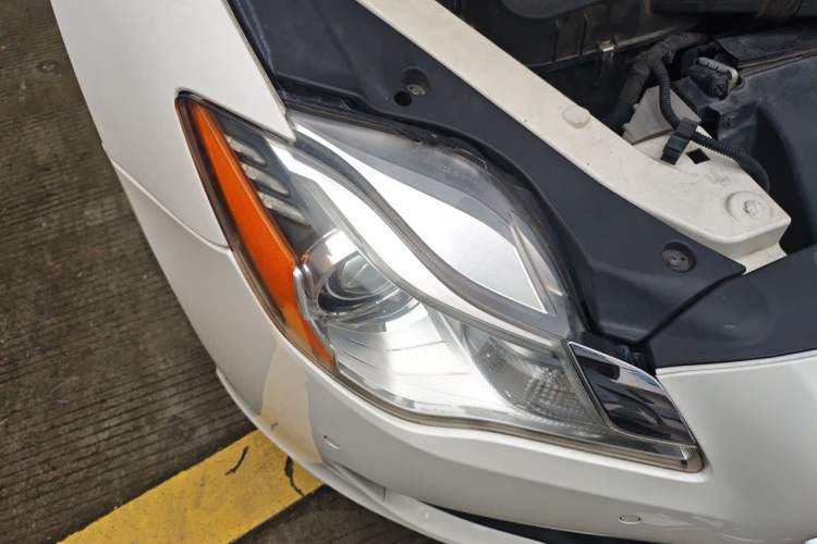 Used Maserati President 2013 3.0T Standard Model Right Front Headlight