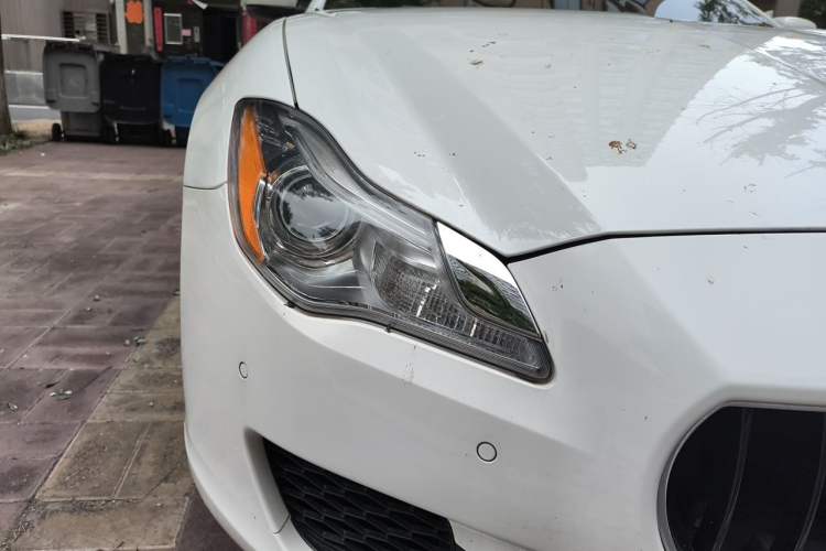 Used Maserati President 2013 3.0T Standard Model Right Front Headlight