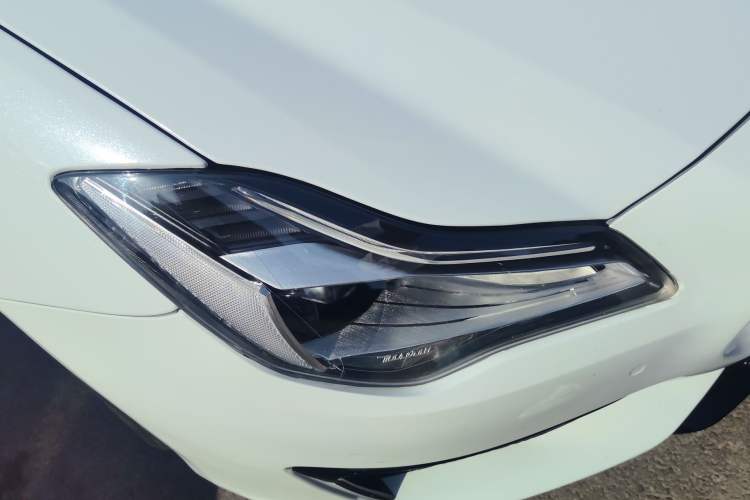 Used Maserati President 2013 3.0T Standard Model Right Front Headlight