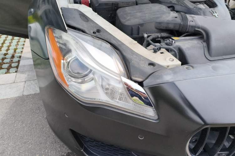 Used Maserati President 2013 3.0T Standard Model Right Front Headlight
