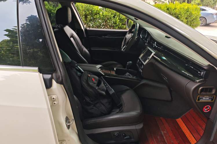 Used Maserati President 2013 3.0T Standard Model Right Front Seat
