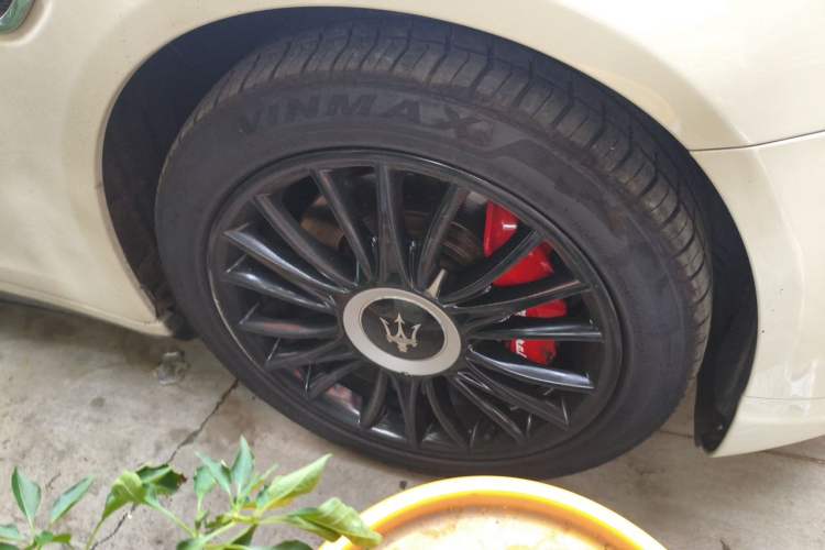 Used Maserati President 2013 3.0T Standard Model Right Front Wheel Hub