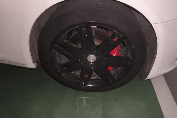 Used Maserati President 2013 3.0T Standard Model Right Front Wheel Hub