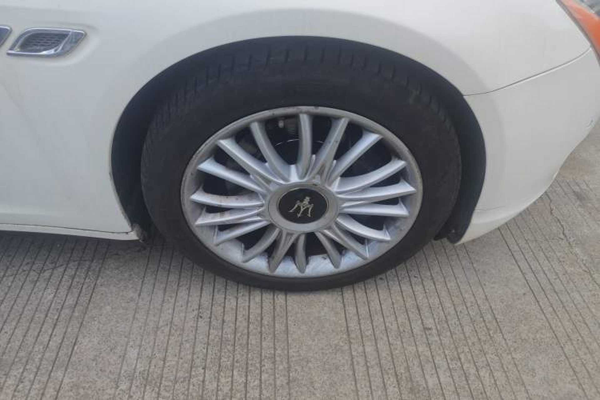 Used Maserati President 2013 3.0T Standard Model Right Front Wheel Hub