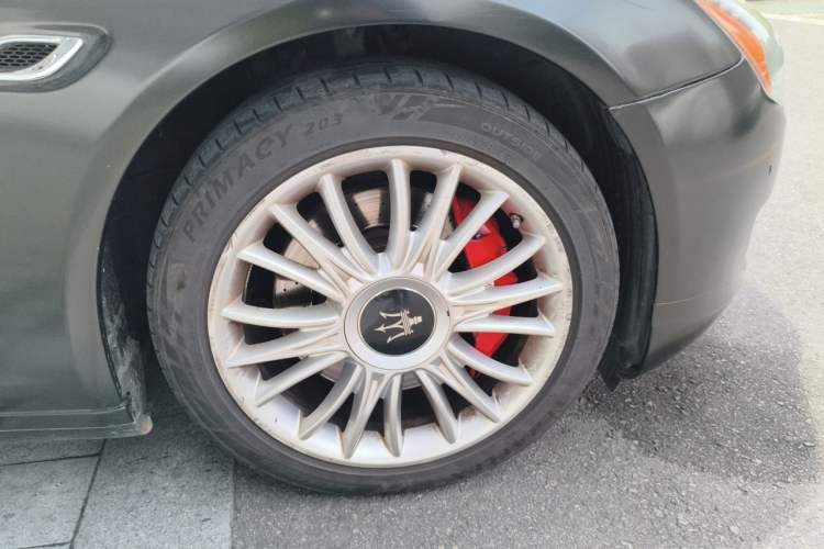 Used Maserati President 2013 3.0T Standard Model Right Front Wheel Hub