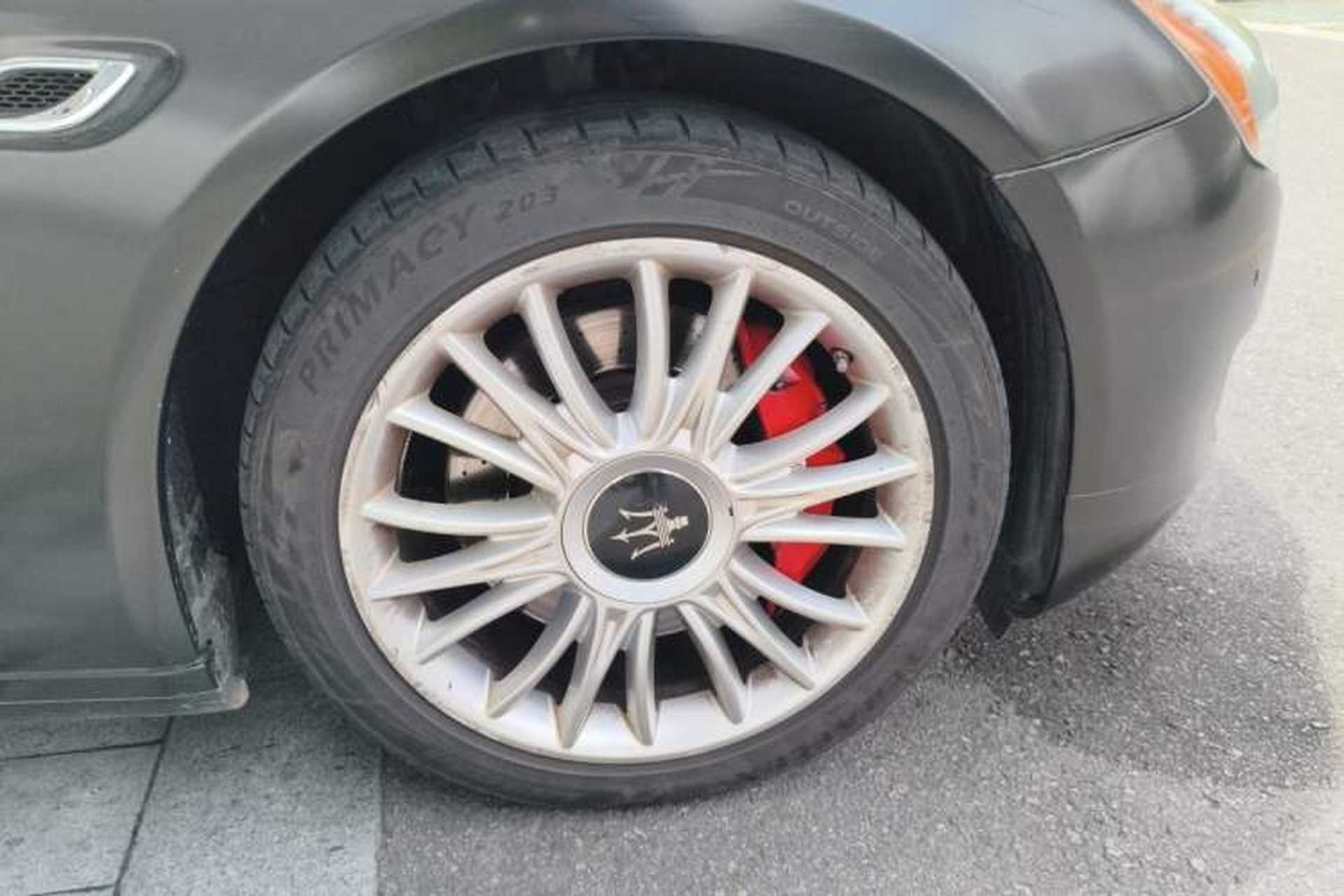 Used Maserati President 2013 3.0T Standard Model Right Front Wheel Hub
