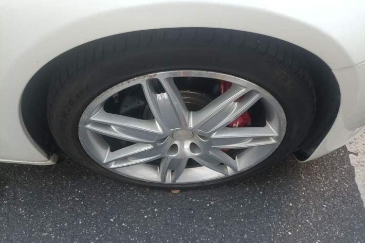 Used Maserati President 2013 3.0T Standard Model Right Front Wheel Hub