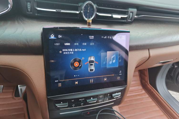 Used Maserati President 2013 3.0T Standard Model Audio And AC Panel
