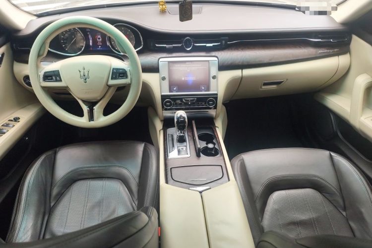 Used Maserati President 2013 3.0T Standard Model Center Console