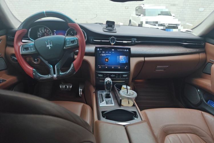 Used Maserati President 2013 3.0T Standard Model Center Console