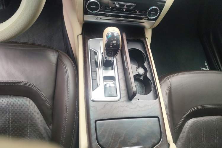 Used Maserati President 2013 3.0T Standard Model Gear Lever