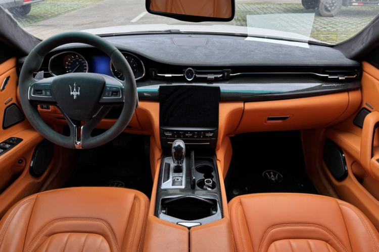 Used Maserati President 2013 3.8T Standard Model Interior 2