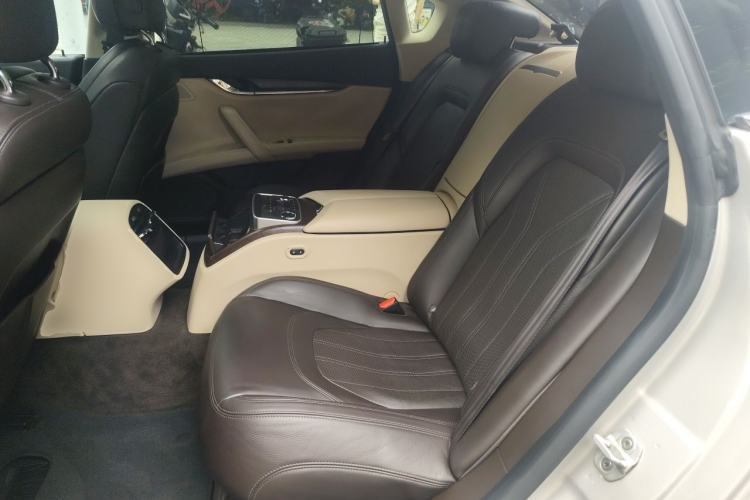 Used Maserati President 2013 3.0T Standard Model Left Rear Seat