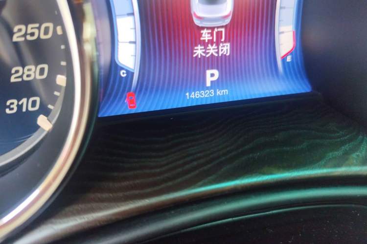 Used Maserati President 2013 3.0T Standard Model Odometer Close Up