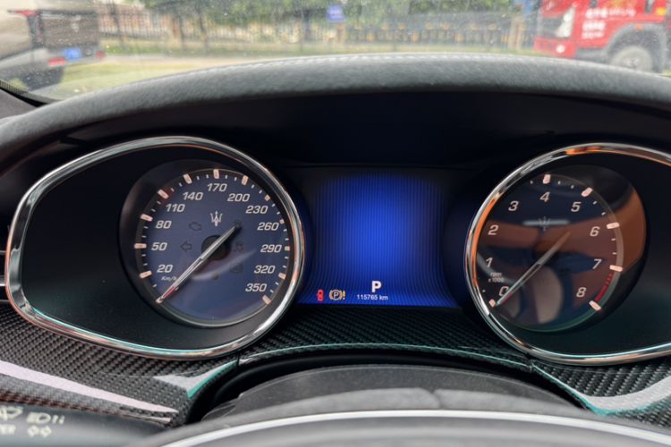 Used Maserati President 2013 3.8T Standard Model Odometer Close Up