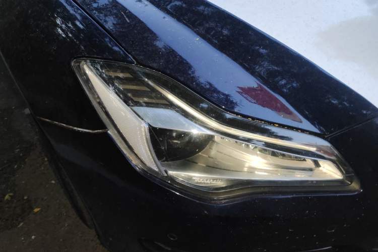 Used Maserati President  Right Front Headlight