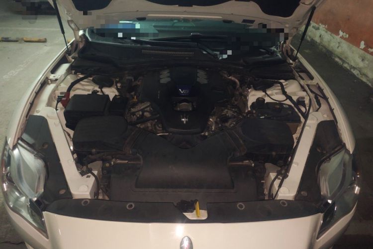 Used Maserati President  Engine Bay