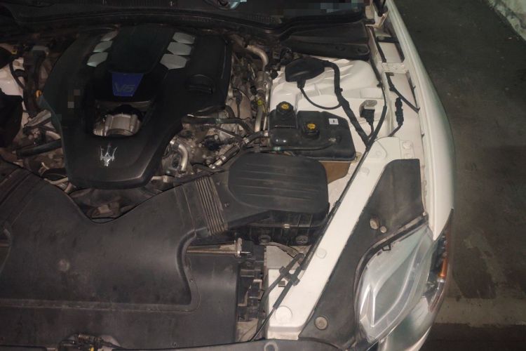 Used Maserati President  Engine Bay Left