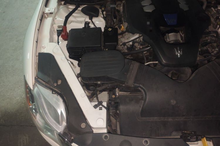 Used Maserati President  Engine Bay Right