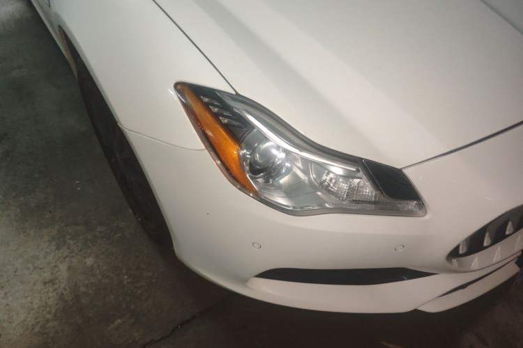 Used Maserati President  Right Front Headlight