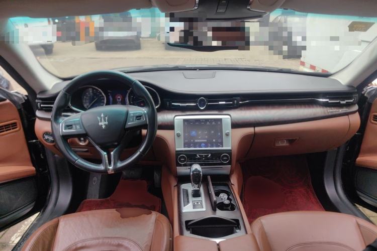 Used Maserati President 2015 3.0T Standard Model Center Console