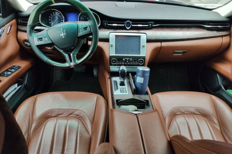 Used Maserati President 2015 3.0T Standard Model Center Console