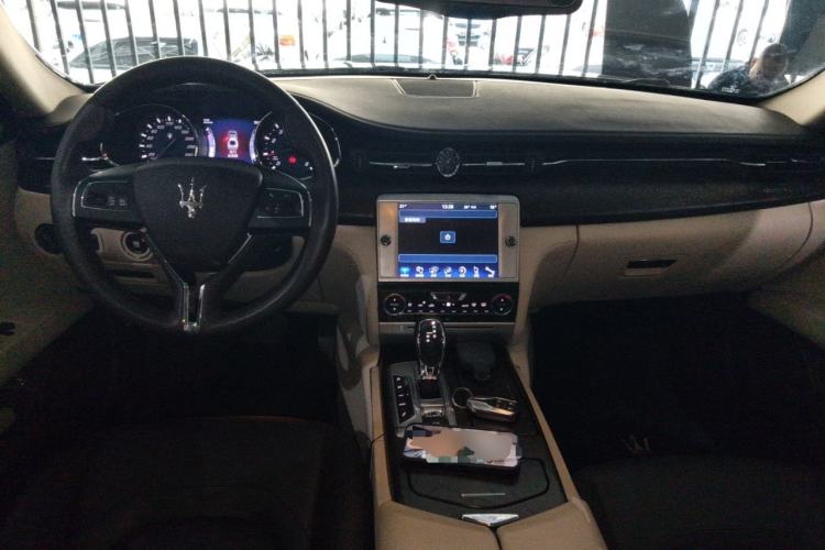 Used Maserati President 2015 3.0T Standard Model Center Console