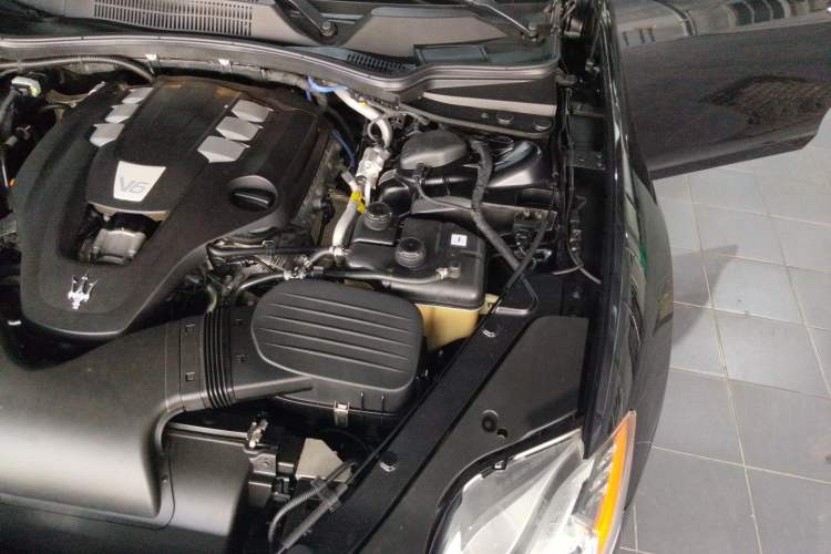Used Maserati President 2015 3.0T Standard Model Engine Bay Left