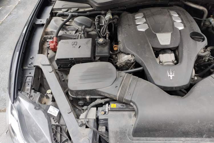 Used Maserati President 2015 3.0T Standard Model Engine Bay Right