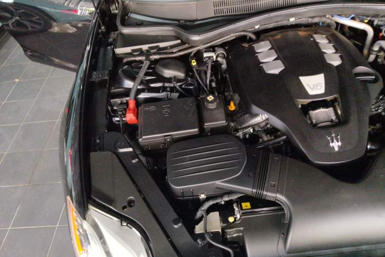 Used Maserati President 2015 3.0T Standard Model Engine Bay Right
