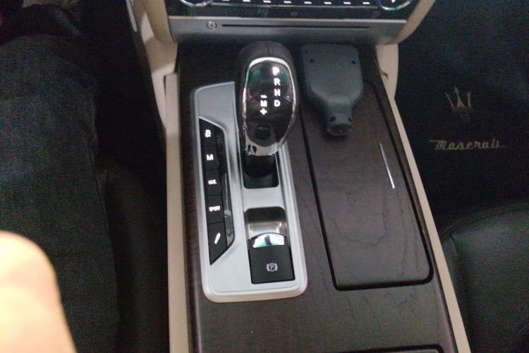Used Maserati President 2015 3.0T Standard Model Gear Lever
