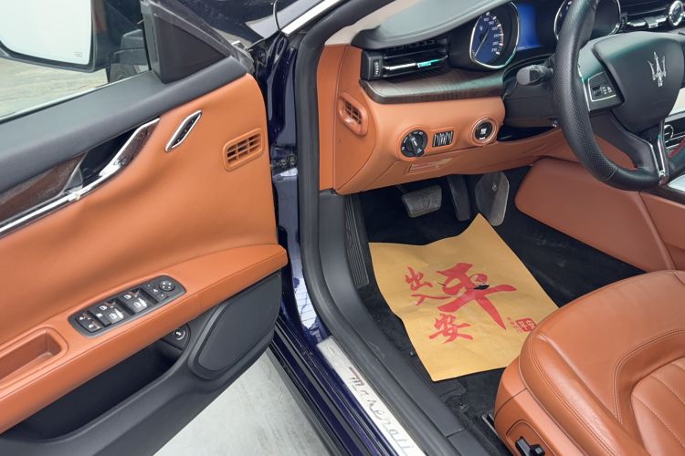 Used Maserati President 2015 3.0T Standard Model Interior 4