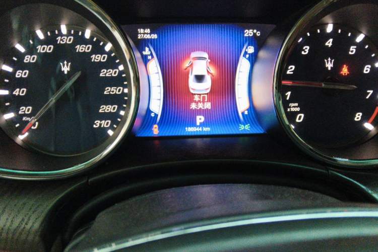 Used Maserati President 2015 3.0T Standard Model Odometer Close Up