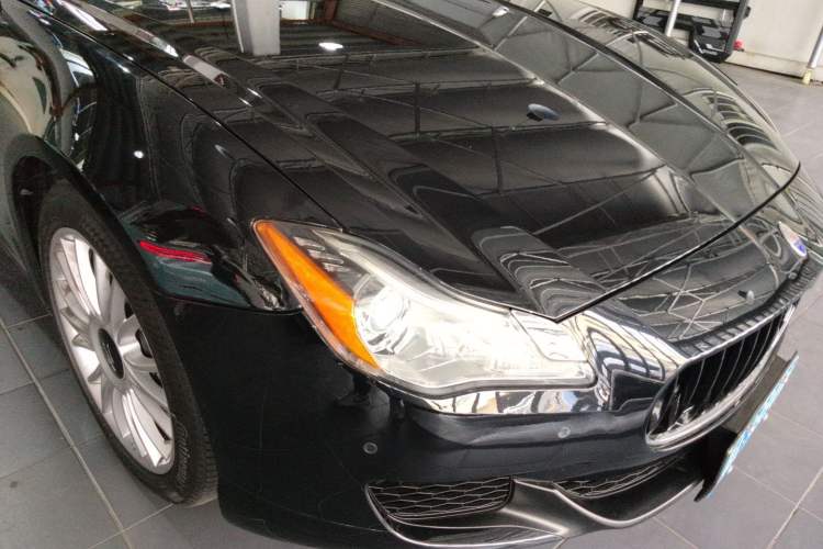 Used Maserati President 2015 3.0T Standard Model Right Front Headlight