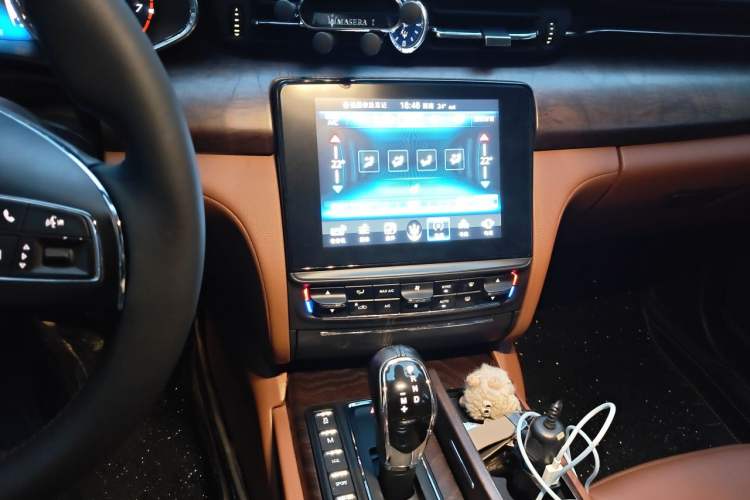 Used Maserati President 2015 3.0T Standard Model Audio And AC Panel
