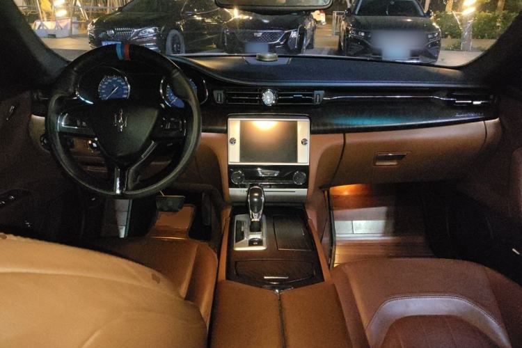 Used Maserati President 2015 3.0T Standard Model Center Console
