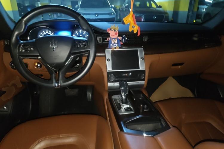 Used Maserati President 2015 3.0T Standard Model Center Console