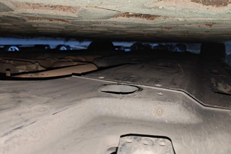 Used Maserati President 2015 3.0T Standard Model Chassis Front Right