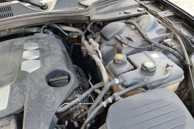Used Maserati President 2015 3.0T Standard Model Engine Bay Left