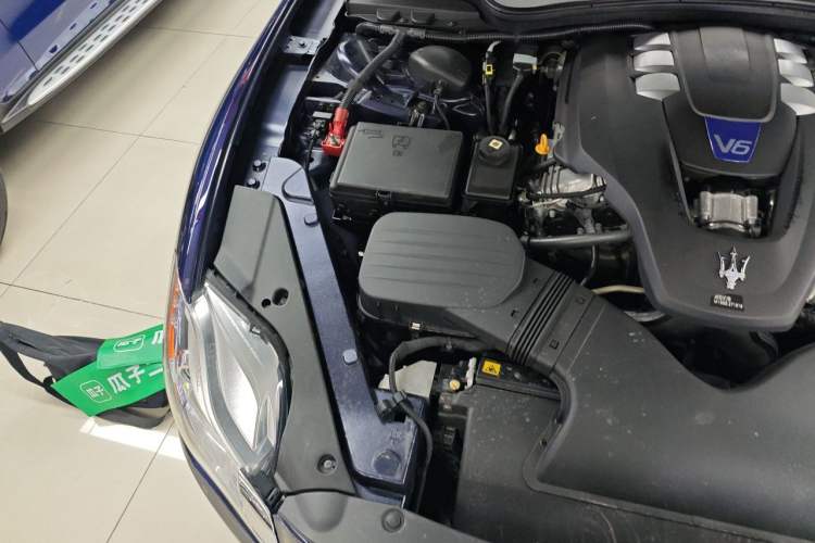 Used Maserati President  Engine Bay Right