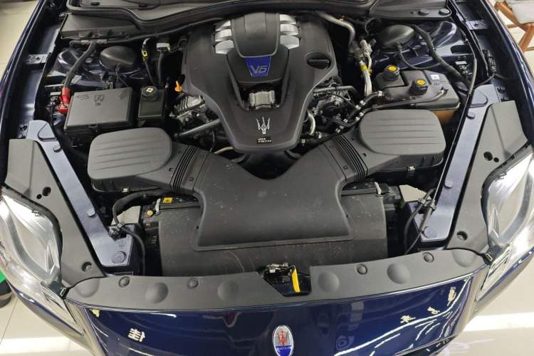 Used Maserati President  Engine Bay